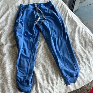 FIGS scrub bottoms. Small PETITE Zamora jogger.